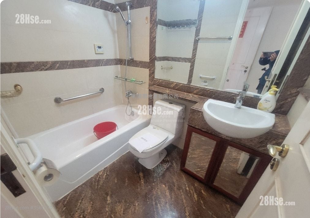 港景峰 售盤 3 房 , 3 浴室 894 平方呎 港景峰 售盤 3 房 , 3 浴室 894 平方呎