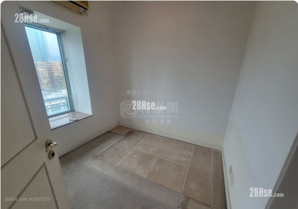 港景峰 售盤 3 房 , 3 浴室 894 平方呎 港景峰 售盤 3 房 , 3 浴室 894 平方呎