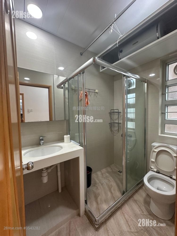 Lai Wah Mansion Rental 4 Bedrooms , 2 Bathrooms 872 ft²