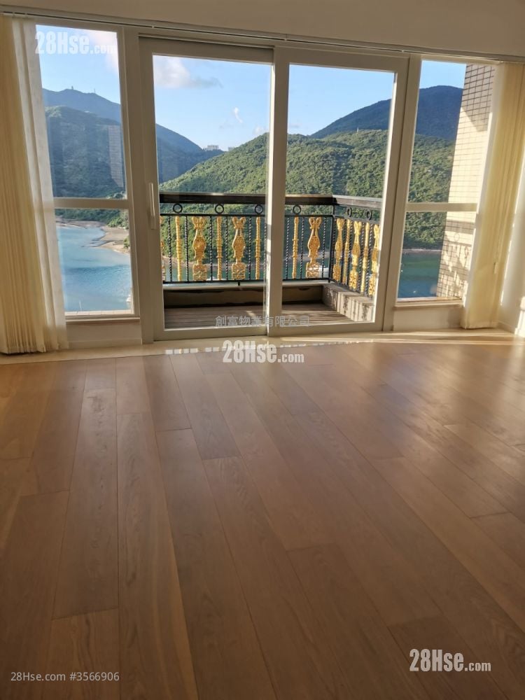 The Redhill Peninsula Rental 946 ft²