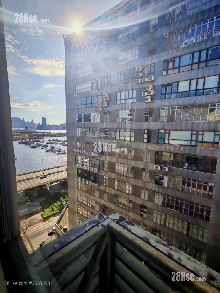 Texwood Plaza Rental 4,300 ft² Texwood Plaza Rental 4,300 ft²