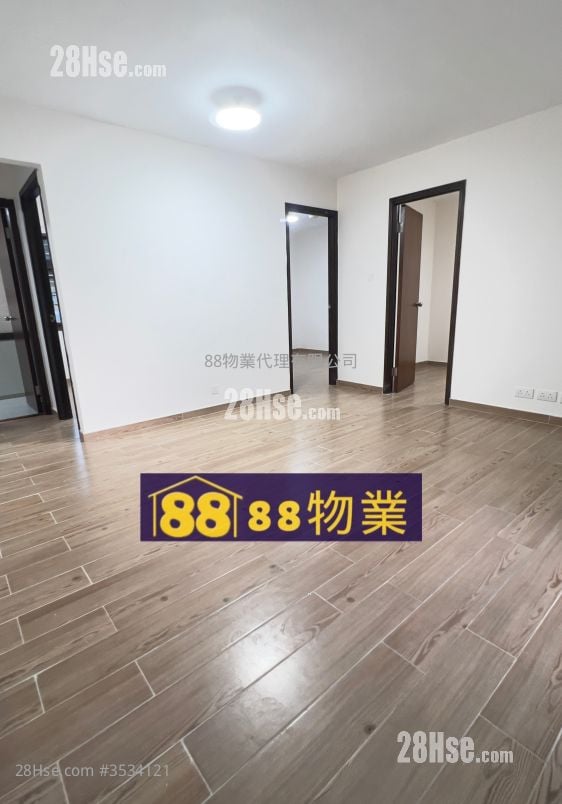 村屋 租盤 3 房 , 1 浴室 700 平方呎