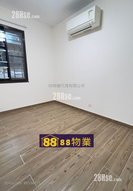 村屋 租盤 3 房 , 1 浴室 700 平方呎