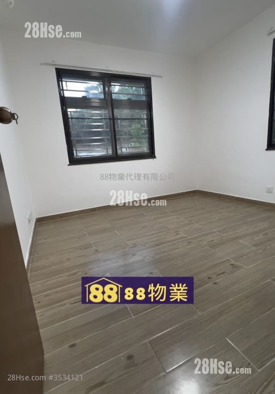 村屋 租盤 3 房 , 1 浴室 700 平方呎