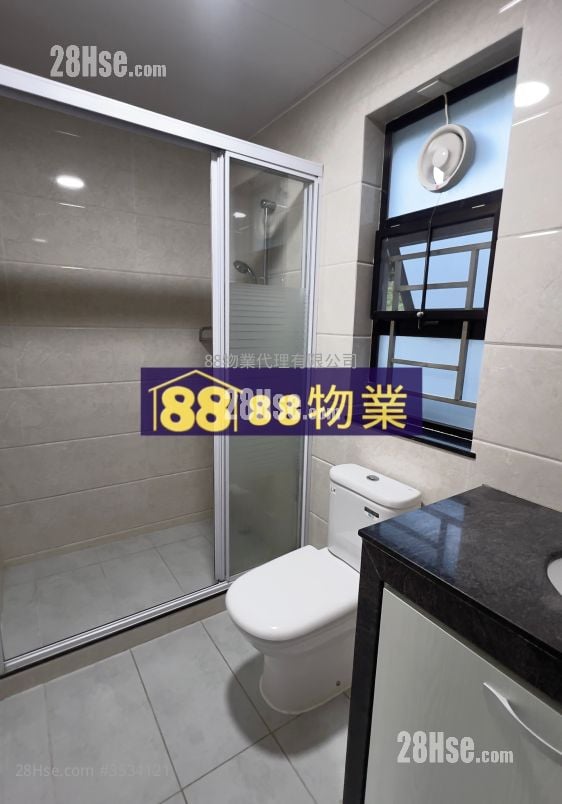 村屋 租盤 3 房 , 1 浴室 700 平方呎