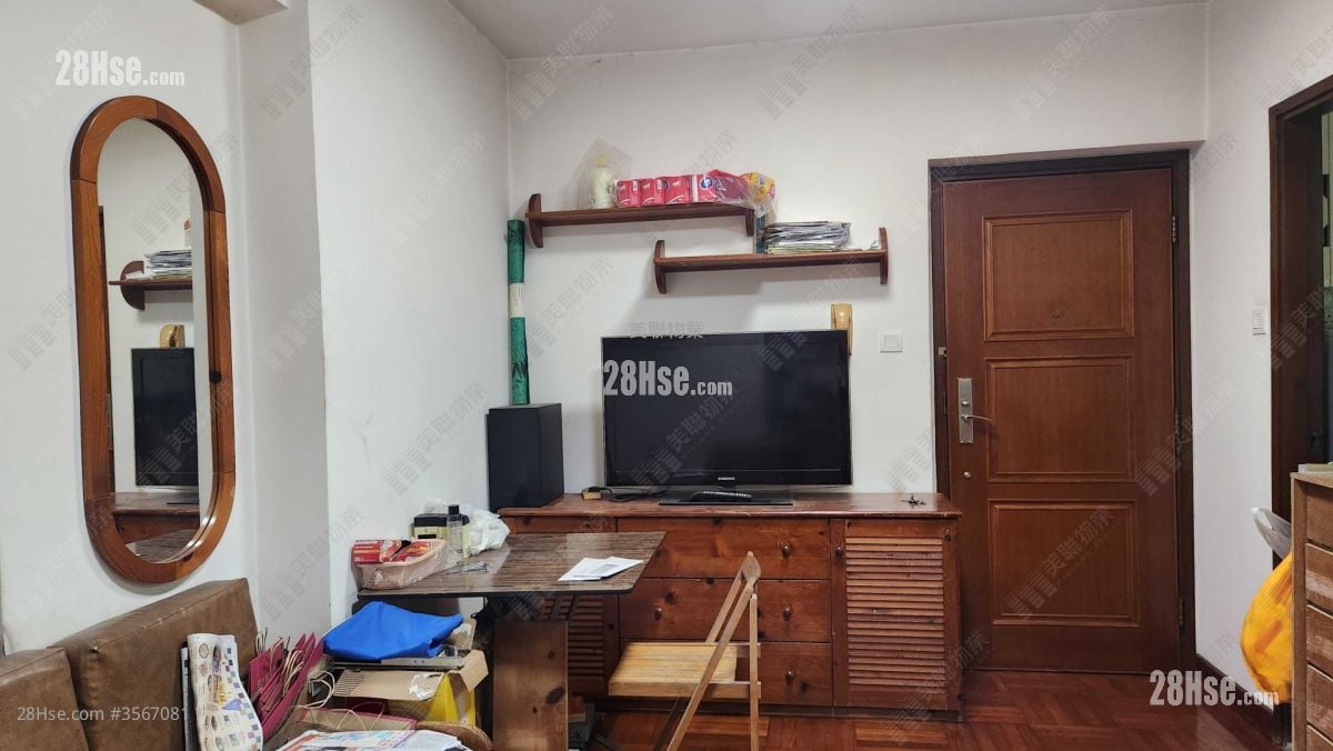 Lung Fung Garden Sell 2 Bedrooms 326 ft²