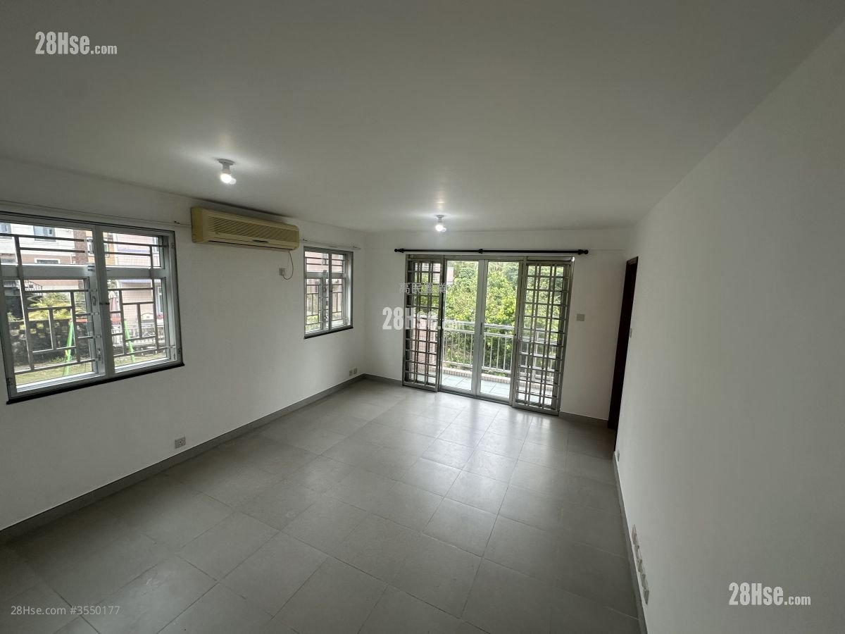 Village Rental 3 Bedrooms , 1 Bathroom 700 ft² Village Rental 3 Bedrooms , 1 Bathroom 700 ft²