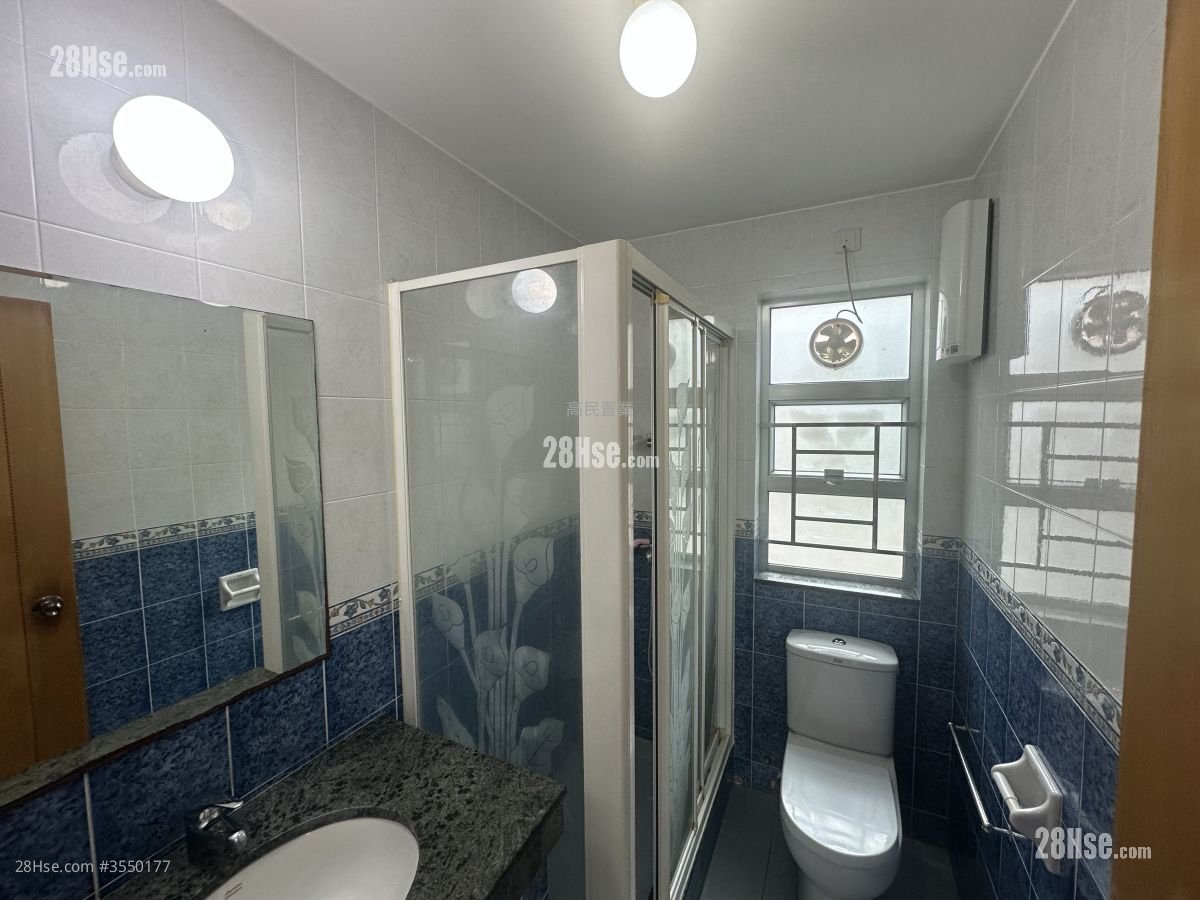 Village Rental 3 Bedrooms , 1 Bathroom 700 ft² Village Rental 3 Bedrooms , 1 Bathroom 700 ft²