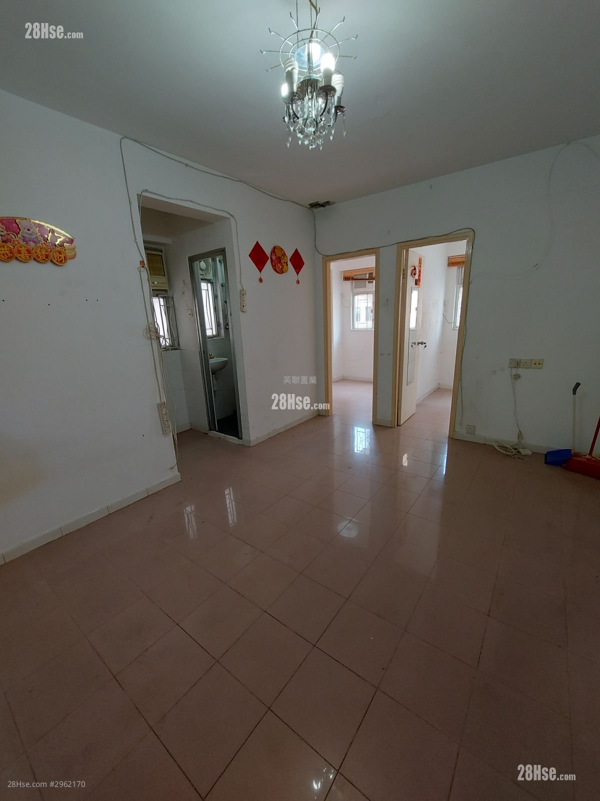 Luen Hong Apartments Sell 2 Bedrooms , 1 Bathroom 371 ft²