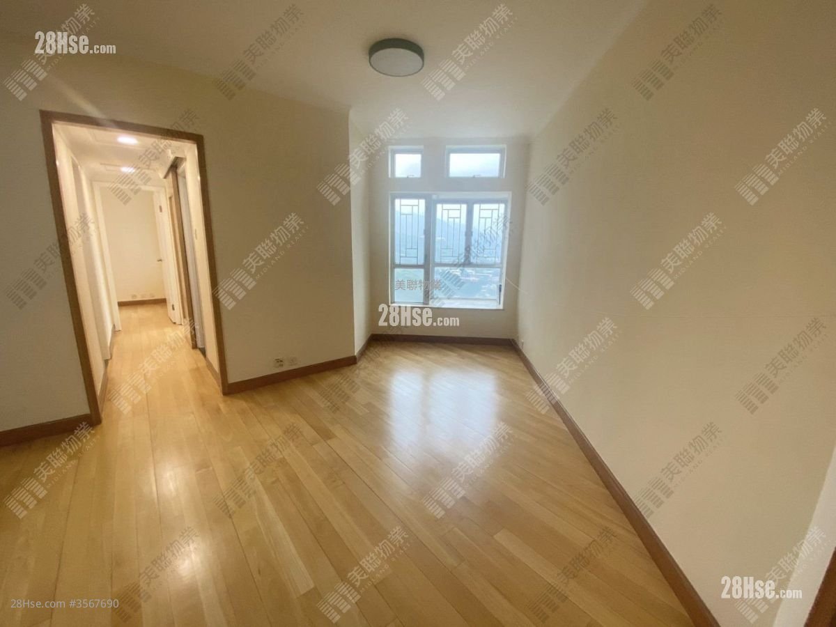 Discovery Park Rental 493 ft²