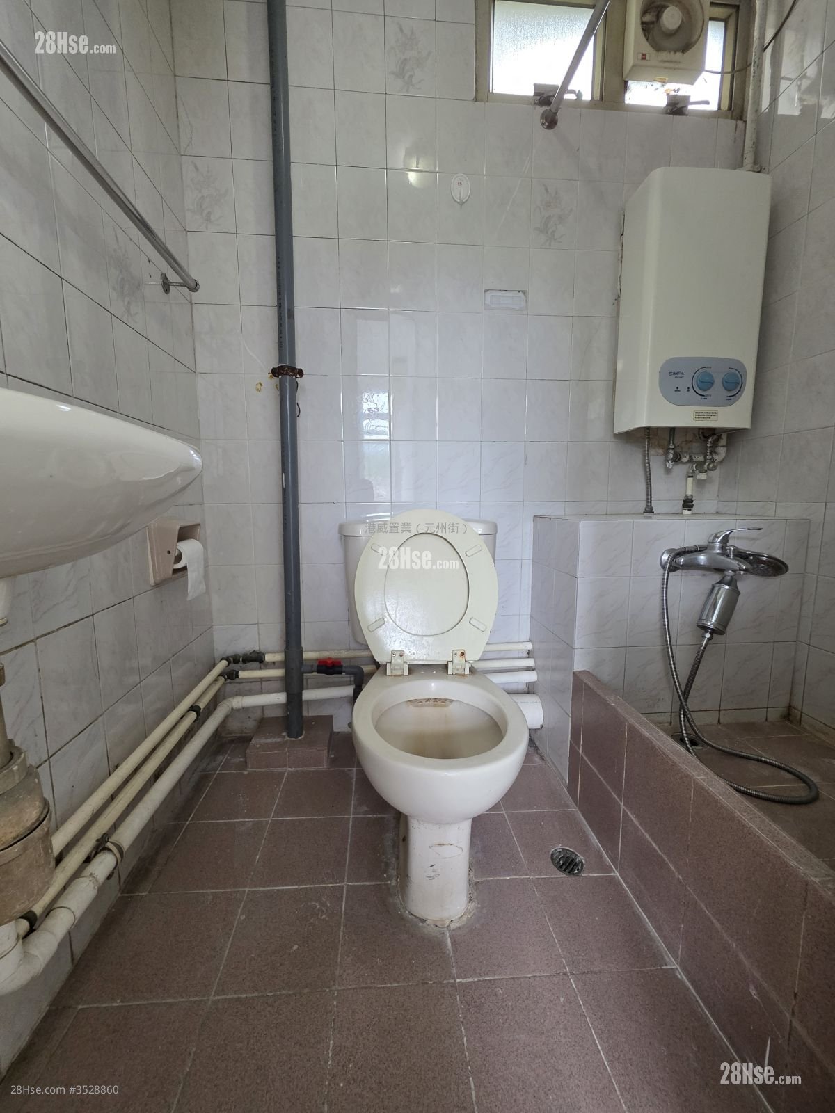 King Tsui Court Sell 3 Bedrooms 598 ft²