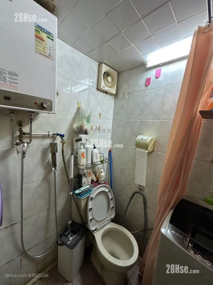 Ming Tong Building Sell 2 Bedrooms , 2 Bathrooms 356 ft²