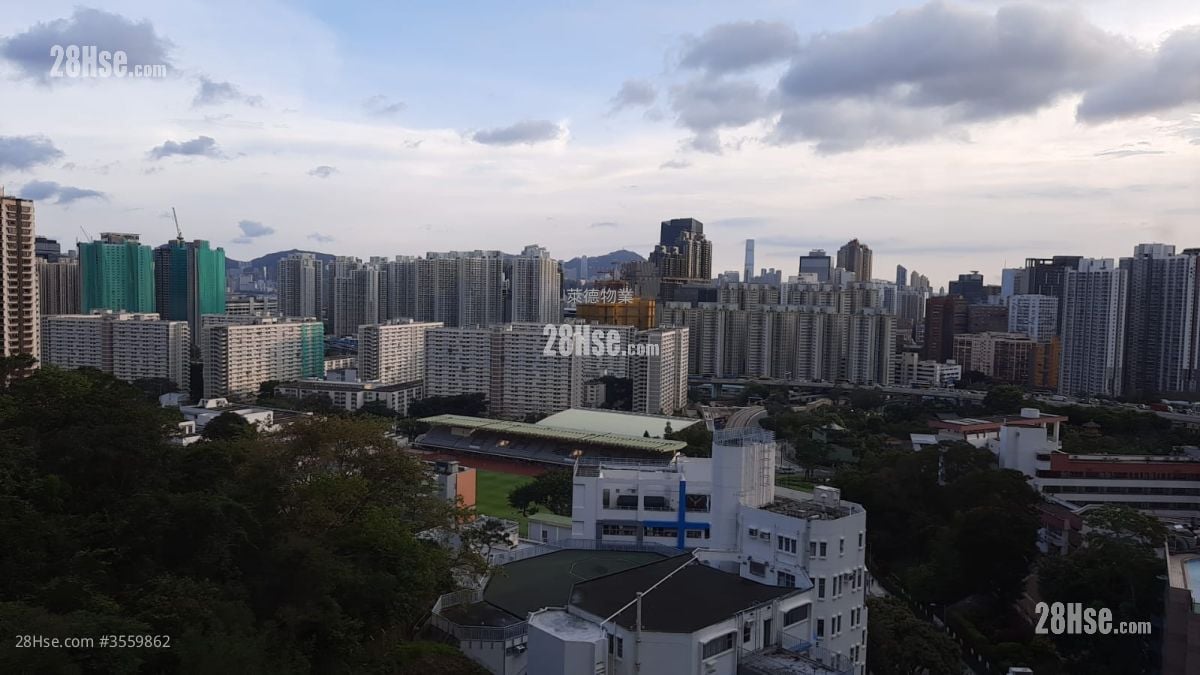 Sun Lai Garden Sell 2 Bedrooms , 1 Bathroom 386 ft²