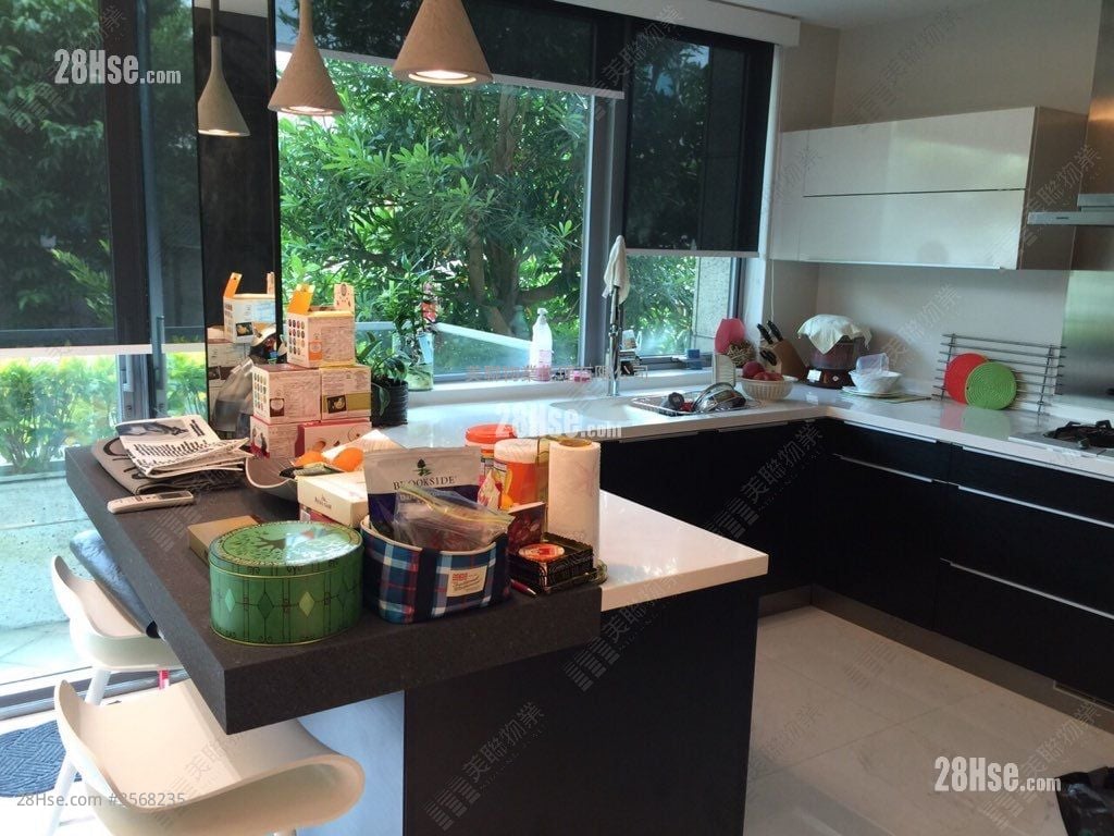 The Vineyard Sell 5+ Bedrooms 2,209 ft²