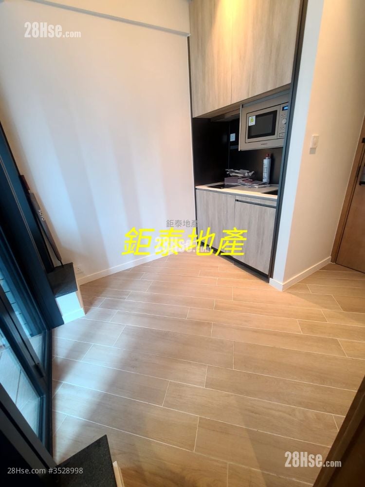 Soyo Sell Studio , 1 Bathroom 152 ft²