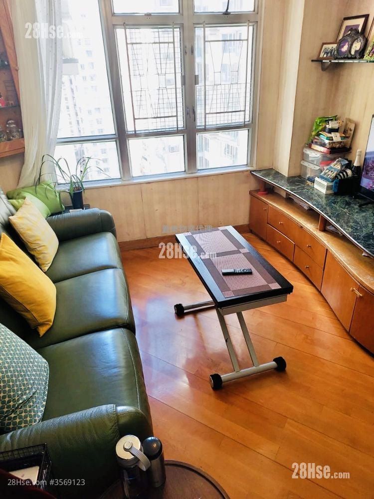 Yuk Ming Towers Sell 3 Bedrooms , 1 Bathroom 529 ft²