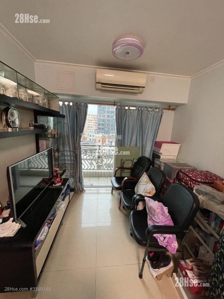 Sky Tower Sell 2 Bedrooms 521 ft²