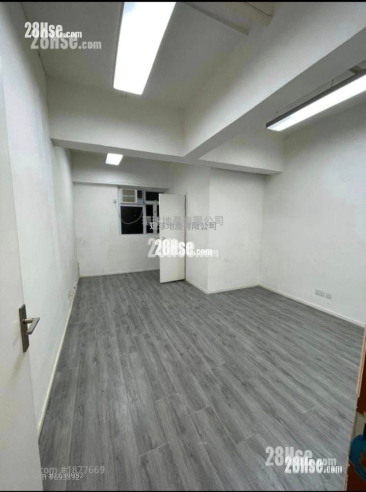 Mai On Industrial Building Rental Studio 225 ft²