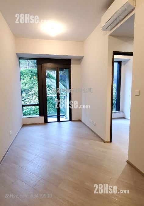 The Royale Rental 2 Bedrooms , 1 Bathroom 408 ft²