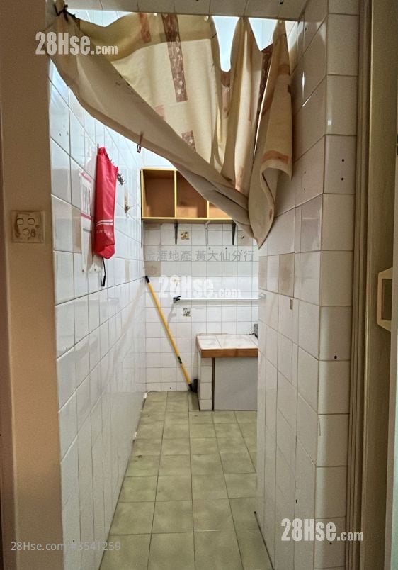 Fung Po Mansion Rental 2 Bedrooms 307 ft²