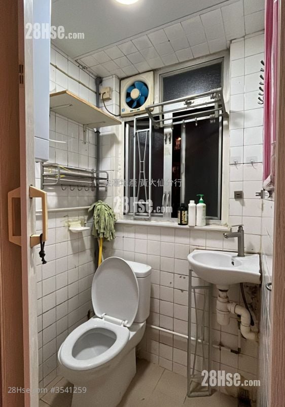 Fung Po Mansion Rental 2 Bedrooms 307 ft²