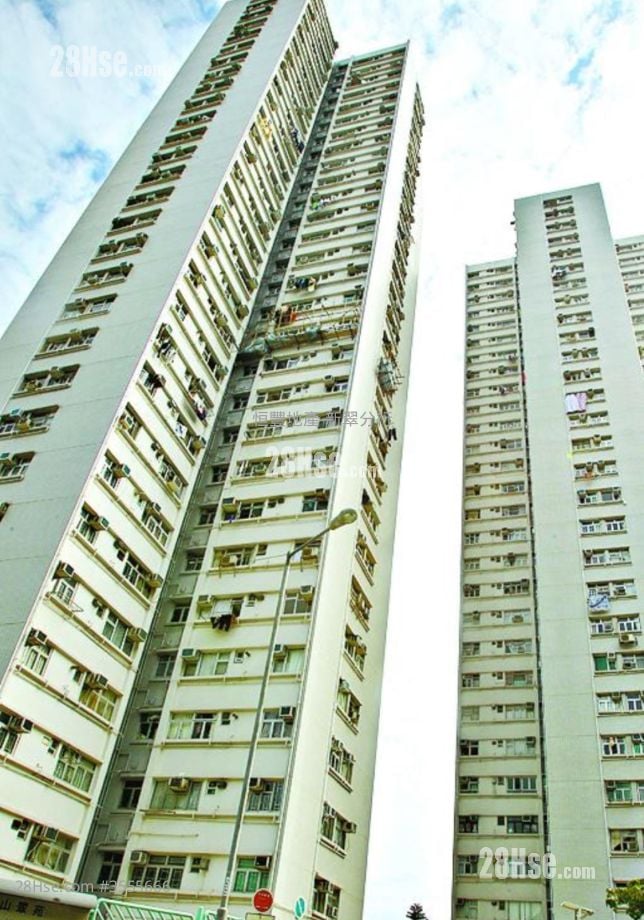 Shan Tsui Court Rental 2 Bedrooms , 1 Bathroom 374 ft²