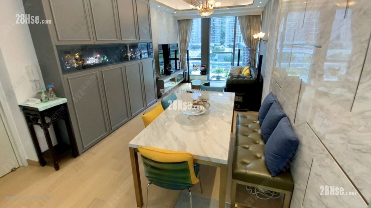 Capri Sell 3 Bedrooms , 2 Bathrooms 840 ft²