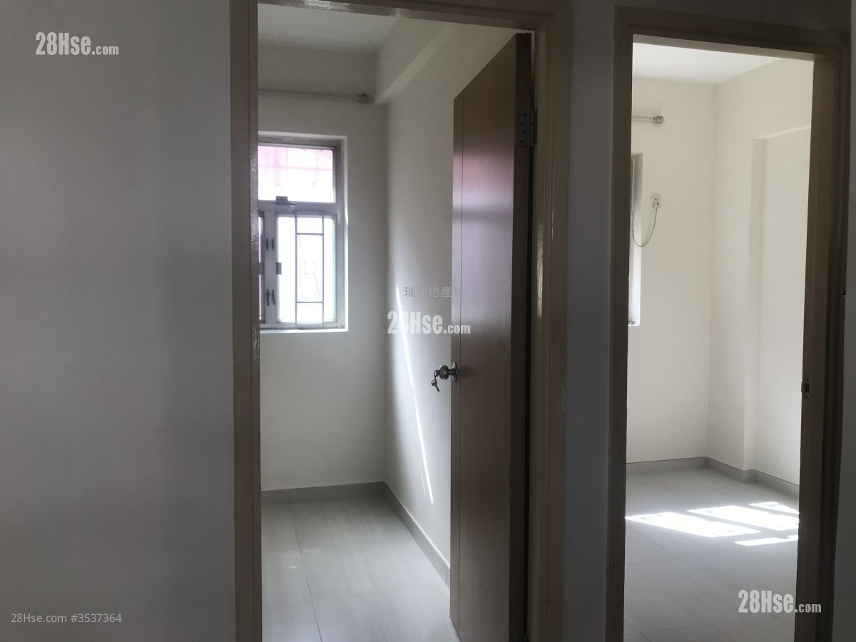 Wan Hon Mansion Sell 2 Bedrooms , 1 Bathroom 296 ft²