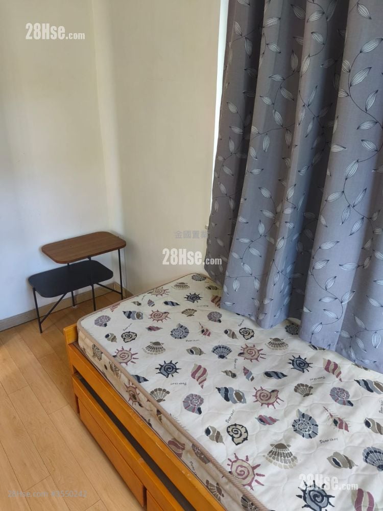 Hillwood Court Rental 2 Bedrooms , 1 Bathroom 412 ft²