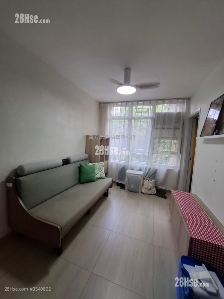 Ka Shun Court Sell 2 Bedrooms , 1 Bathroom 445 ft²