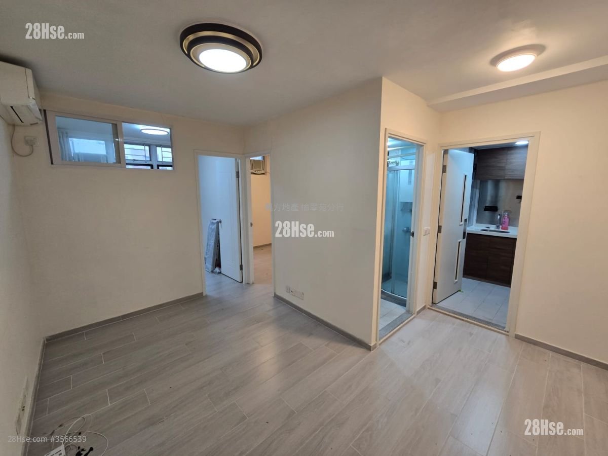 Kam Fai Court Sell 2 Bedrooms , 1 Bathroom 381 ft²