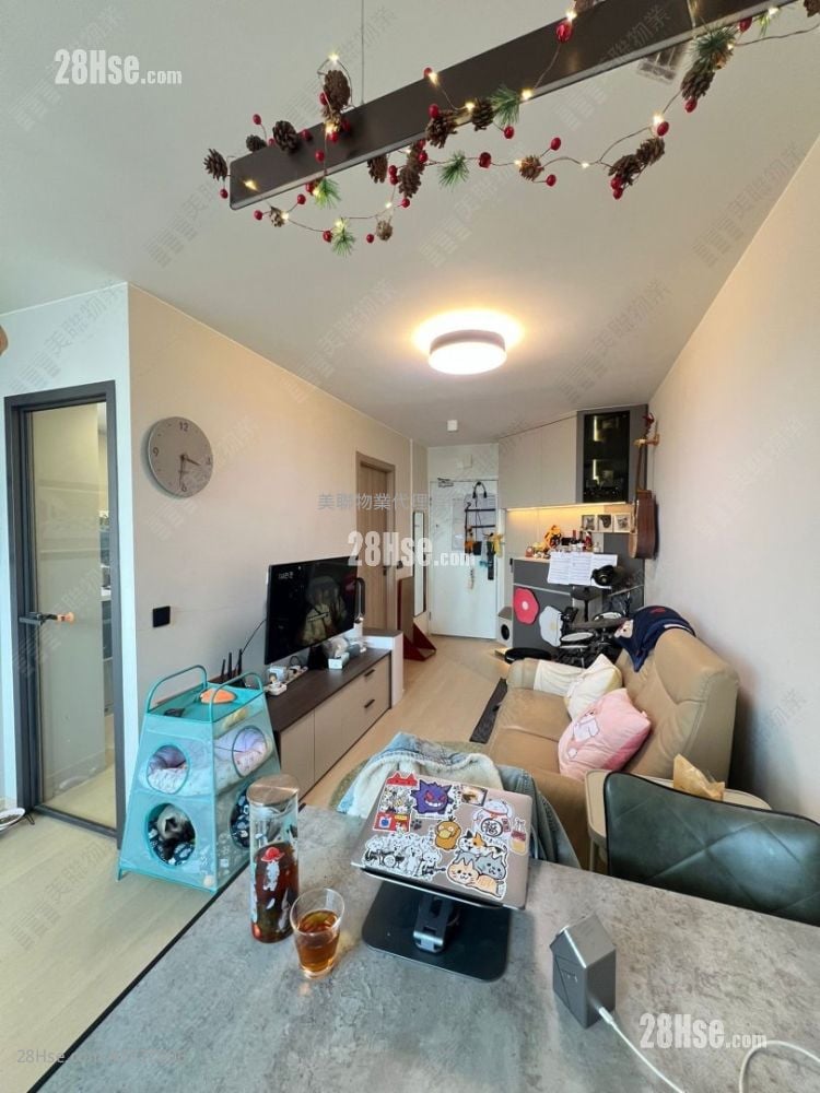Hoi Tak Court Sell 2 Bedrooms , 1 Bathroom 425 ft²
