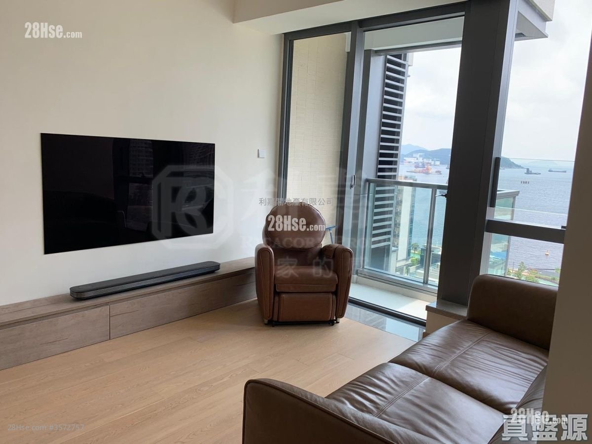 Capri Rental 3 Bedrooms , 3 Bathrooms 781 ft²