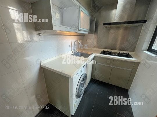 Beneville Sell 2 Bedrooms , 1 Bathroom 428 ft²