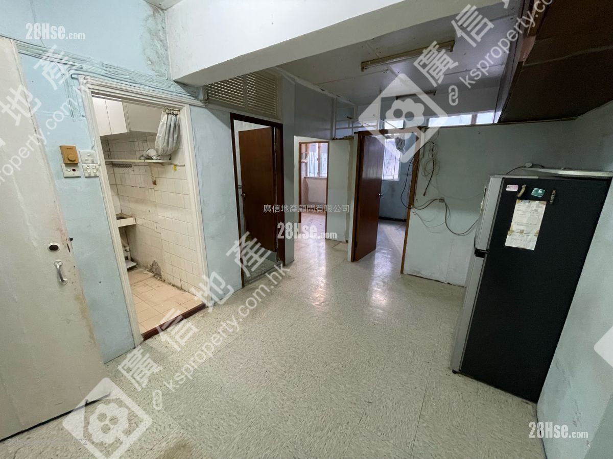 Peony House Rental 2 Bedrooms , 1 Bathroom 440 ft²
