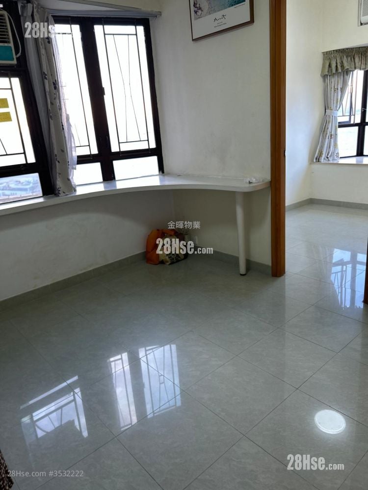 Connaught Garden Sell 2 Bedrooms , 1 Bathroom 310 ft²