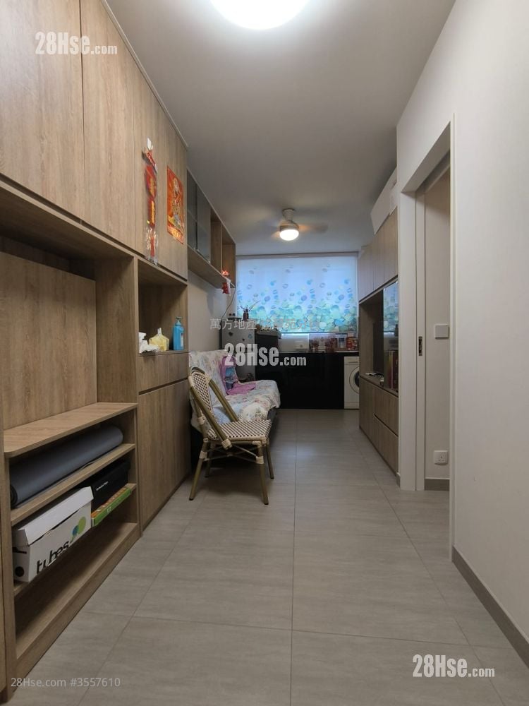 Yuk Wo Court Sell 2 Bedrooms , 1 Bathroom 302 ft²
