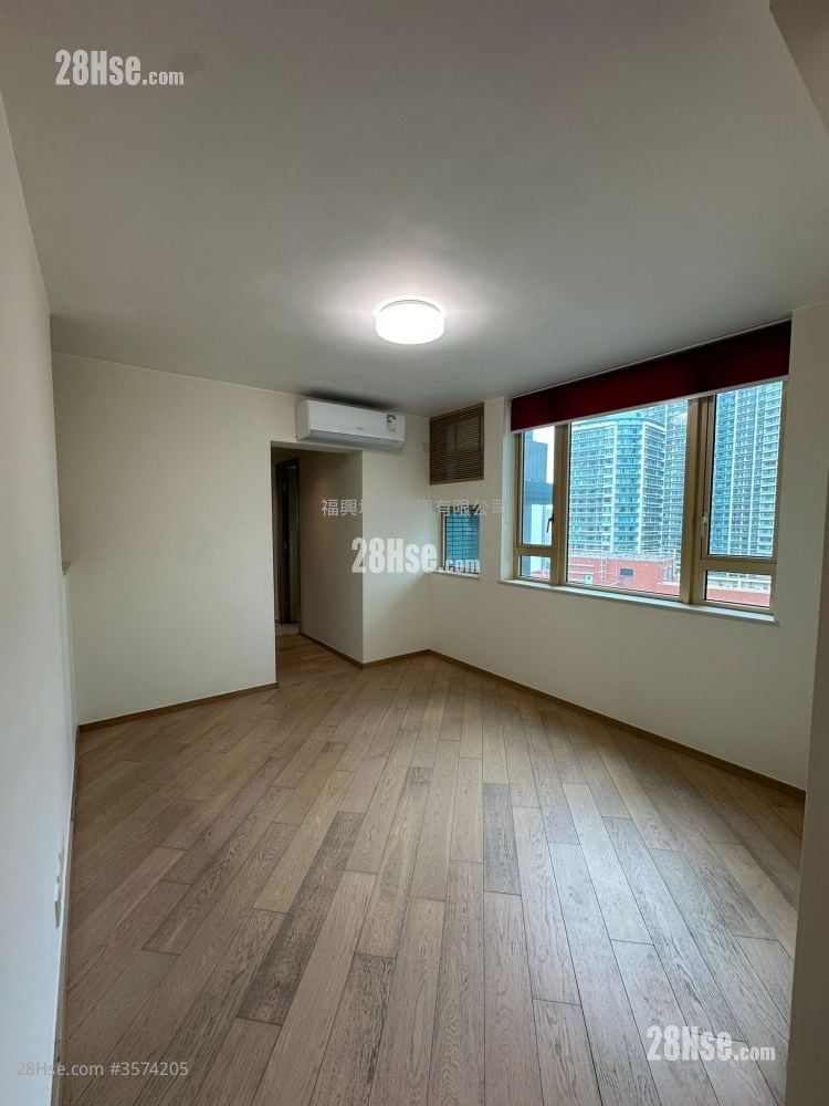 Harbour Place Sell 590 ft²