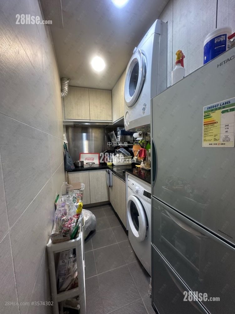 Fanling Town Center Sell 2 Bedrooms , 1 Bathroom 376 ft²
