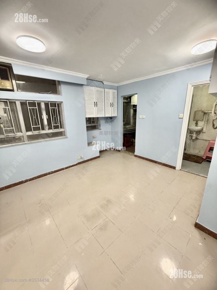Choi Po Court Sell 1 Bedroom 338 ft²