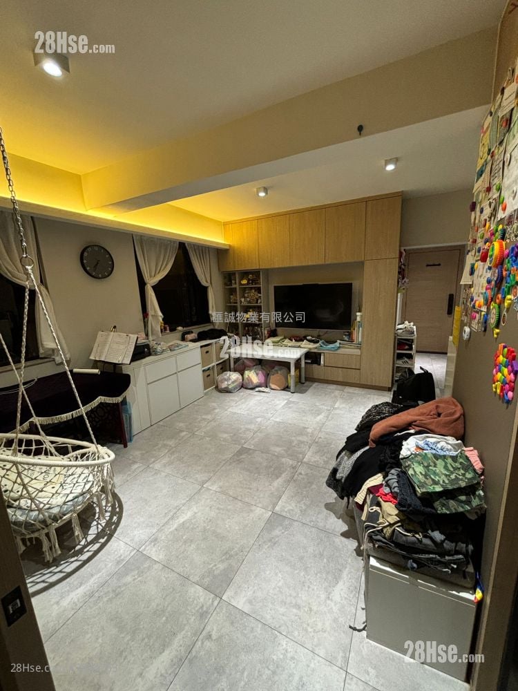 Fook Wan Mansion Sell 3 Bedrooms , 1 Bathroom 465 ft²