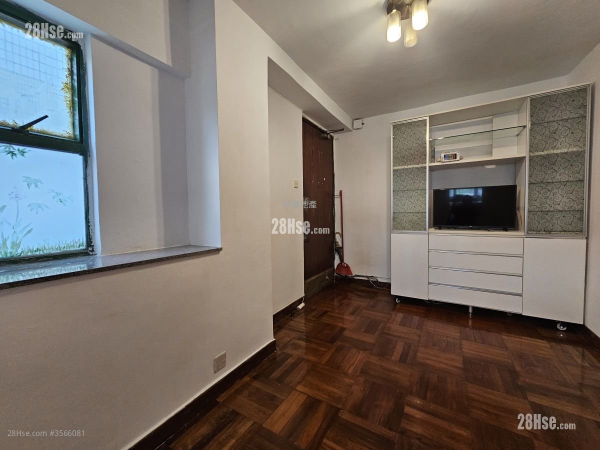 單幢樓房 售盤 1 房 , 1 浴室 342 平方呎 單幢樓房 售盤 1 房 , 1 浴室 342 平方呎