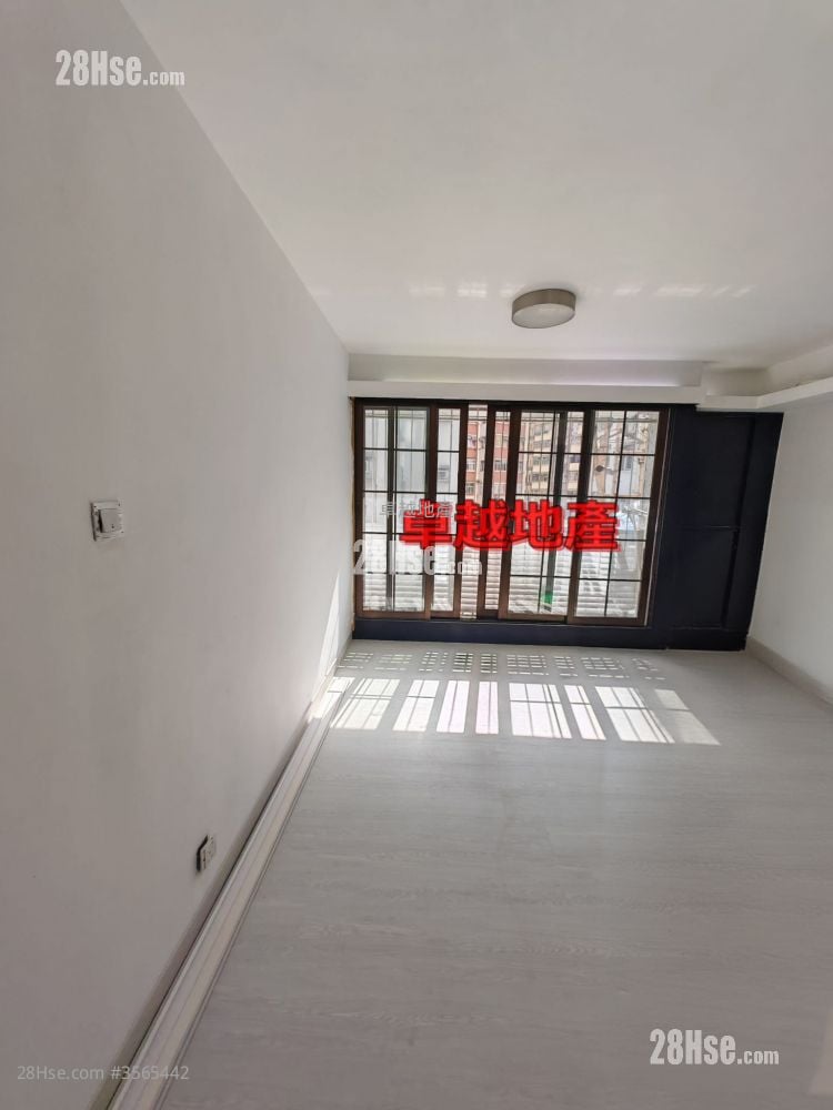 Prince Centre Rental 3 Bedrooms , 1 Bathroom 536 ft²