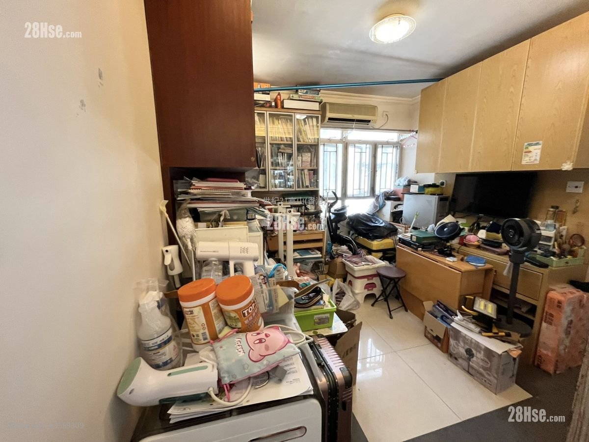 Tsui Chuk Garden Sell 3 Bedrooms , 1 Bathroom 591 ft² Tsui Chuk Garden Sell 3 Bedrooms , 1 Bathroom 591 ft²
