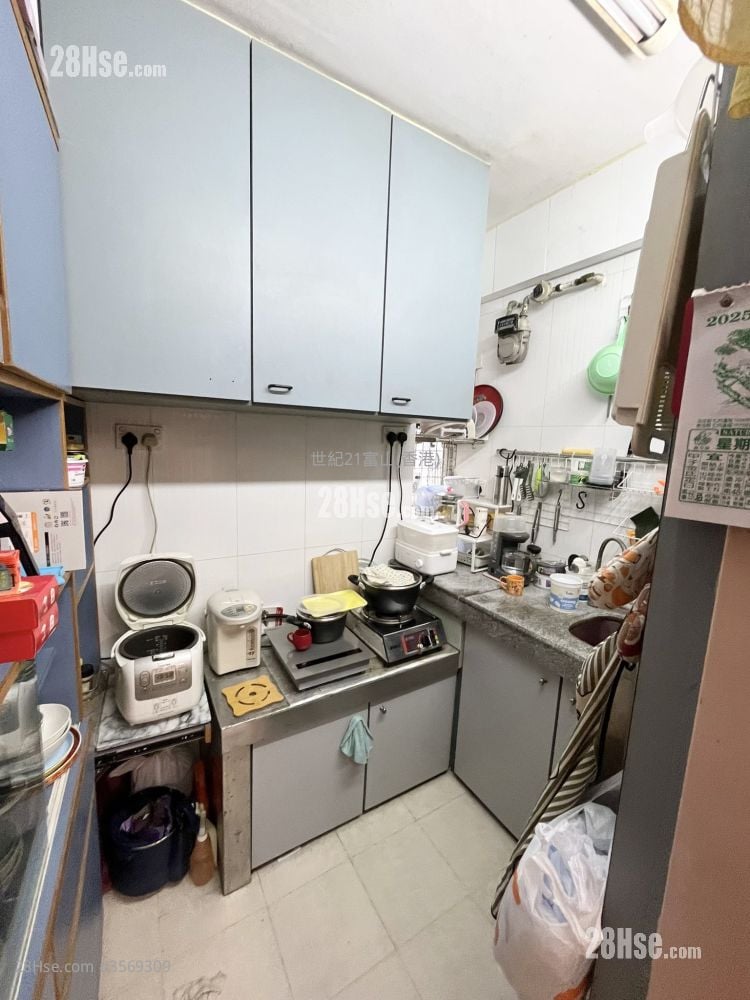 Tsui Chuk Garden Sell 3 Bedrooms , 1 Bathroom 591 ft² Tsui Chuk Garden Sell 3 Bedrooms , 1 Bathroom 591 ft²