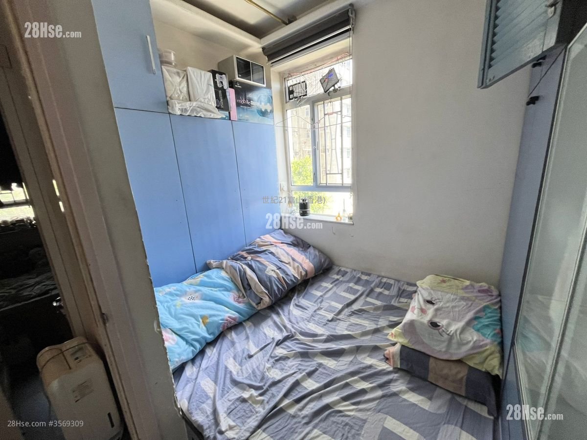 Tsui Chuk Garden Sell 3 Bedrooms , 1 Bathroom 591 ft² Tsui Chuk Garden Sell 3 Bedrooms , 1 Bathroom 591 ft²