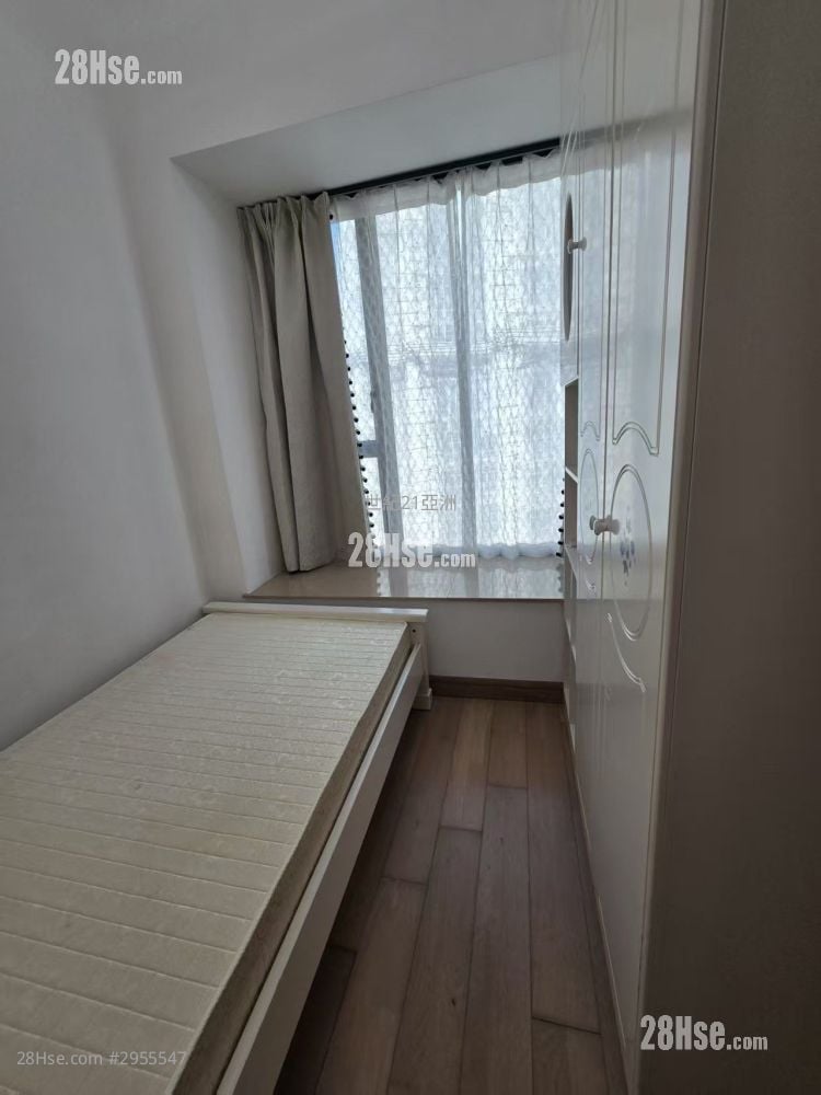 York Place Rental 3 Bedrooms , 2 Bathrooms 682 ft² York Place Rental 3 Bedrooms , 2 Bathrooms 682 ft²