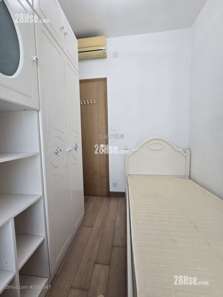 York Place Rental 3 Bedrooms , 2 Bathrooms 682 ft² York Place Rental 3 Bedrooms , 2 Bathrooms 682 ft²