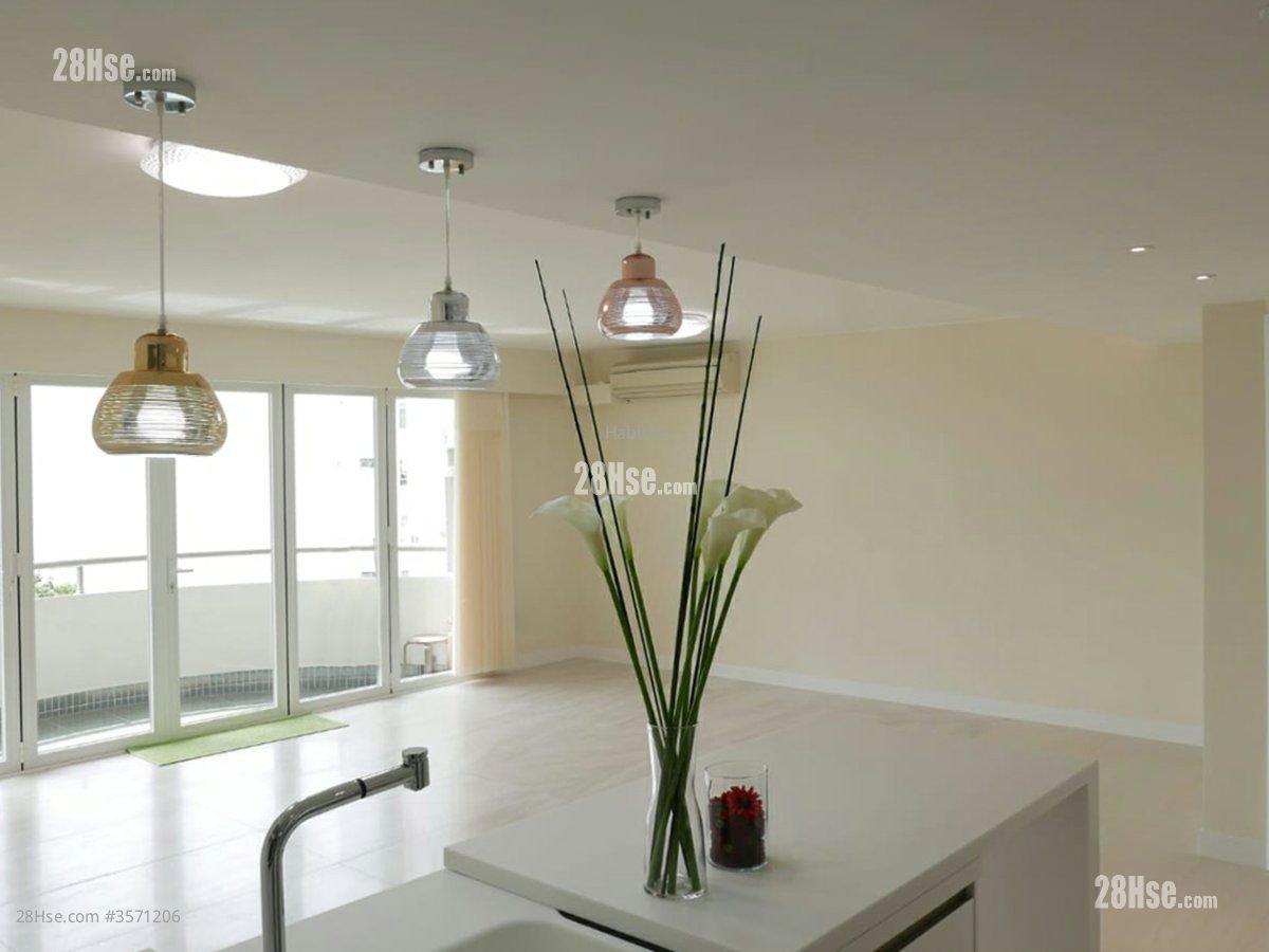 Greenery Garden Sell 3 Bedrooms , 2 Bathrooms 1,309 ft²