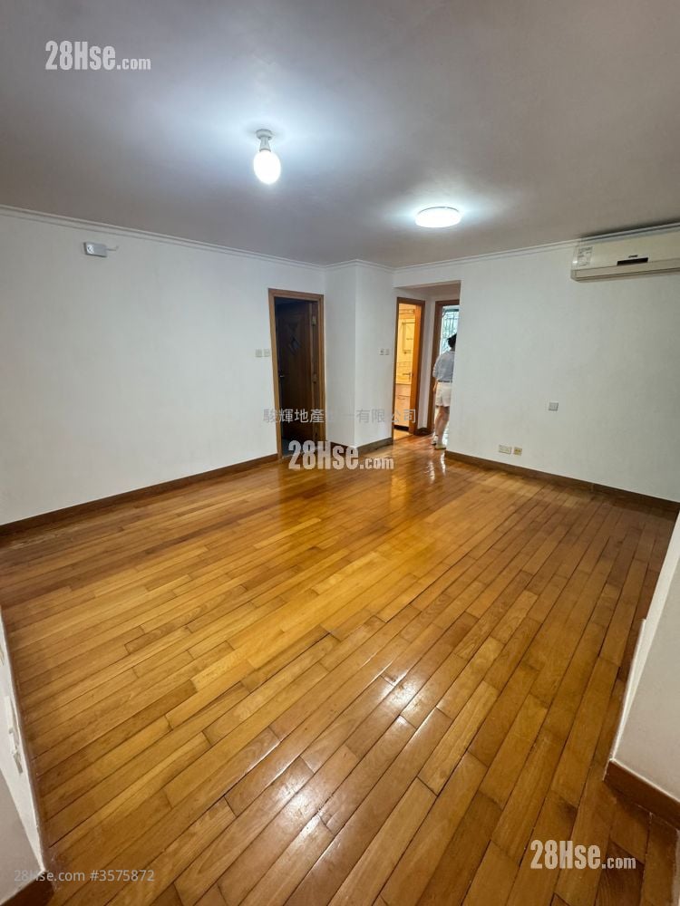 Kensington Plaza Rental 2 Bedrooms , 1 Bathroom 477 ft²